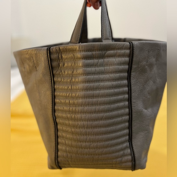 Gorgeous Botkier tote / shoulder bag. EUC!!! Medium/large size. Quality leather. - Picture 9 of 10